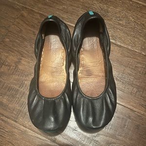 Tieks Size 7 black leather flats